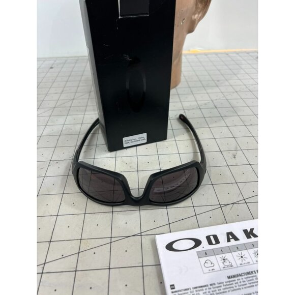 Oakley Fives Squared Sunglasses Matte Black Warn Grey Lens OO9238-1054 new - Picture 7 of 9